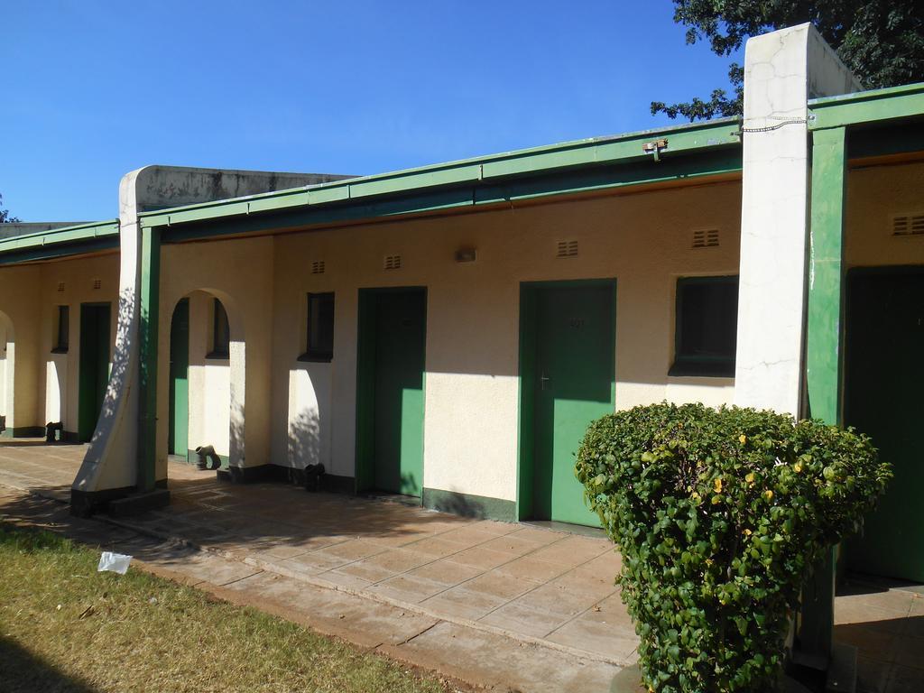 Victoria Falls Budget Hotel Exterior foto