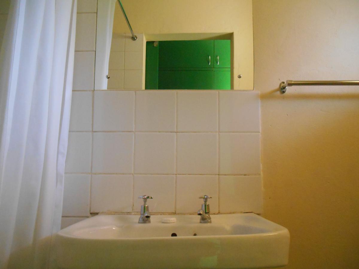 Victoria Falls Budget Hotel Quarto foto
